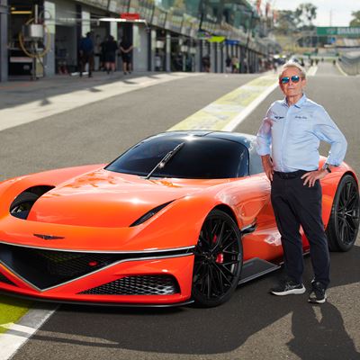 JACKY ICKX AT BATHURST DEMONSTRATION LAP