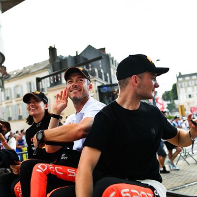  header genesis magma racing team drivers
