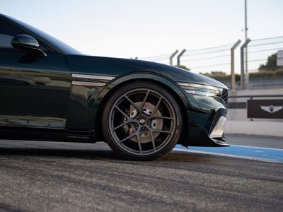 A CLOSER LOOK GENESIS G90 WINGBACK CONCEPT