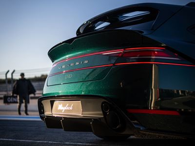 A CLOSER LOOK GENESIS G90 WINGBACK CONCEPT