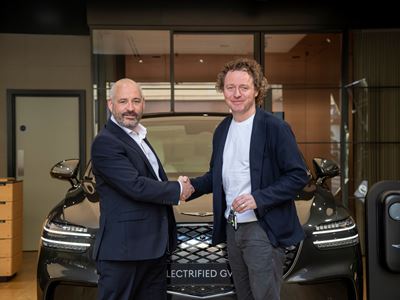 GENESIS ELECTRIFIES PARTNERSHIP WITH MICHELIN STAR CHEF TOM KITCHIN