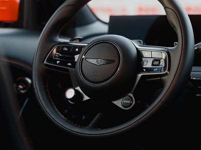 2026 10 5 6 genesis gv60 magma test drives ontrack interior 1