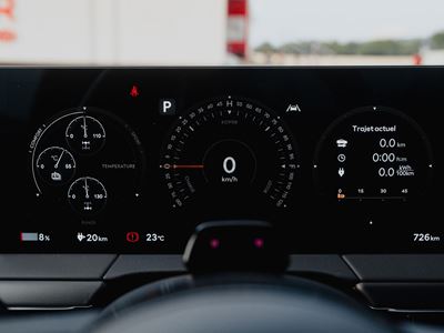 2026 10 5 6 genesis gv60 magma test drives ontrack interior 7