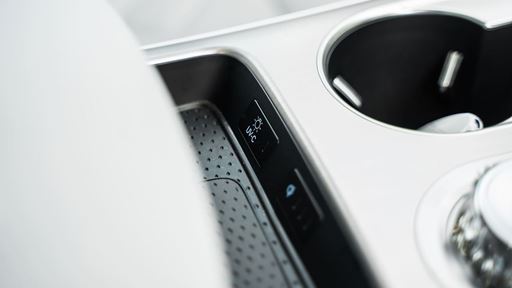 GENESIS ELECTRIFIED GV70 UV C CENTRAL CONSOLE