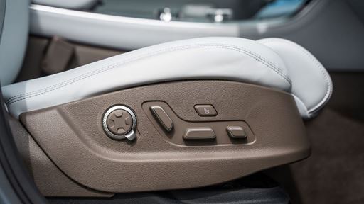ELECTRIFIED GV70