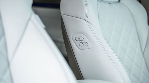 ELECTRIFIED GV70
