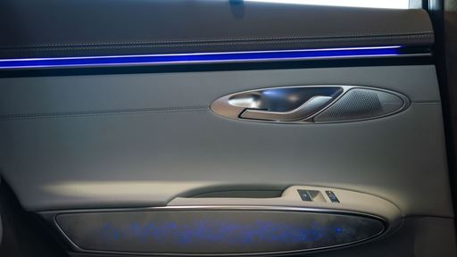 ELECTRIFIED GV70