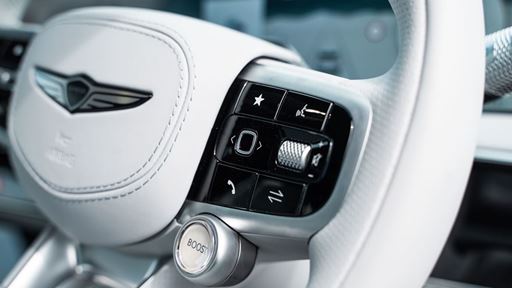 ELECTRIFIED GV70