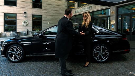 GENESIS SCHLIESST PARTNERSCHAFT MIT JW MARRIOTT HOTEL BERLIN