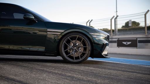 A CLOSER LOOK GENESIS G90 WINGBACK CONCEPT