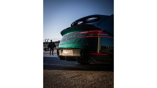 A CLOSER LOOK GENESIS G90 WINGBACK CONCEPT