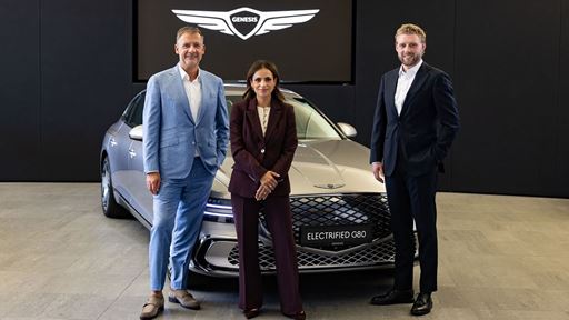 V L CYRIL VON RECUM GESCH FTSF HRER EULER GROUP SABRINA DEMIR HEAD OF SALES GENESIS MOTOR DEUTSCHLAND FLORENZ