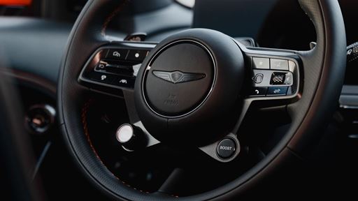 2026 10 5 6 genesis gv60 magma test drives ontrack interior 1