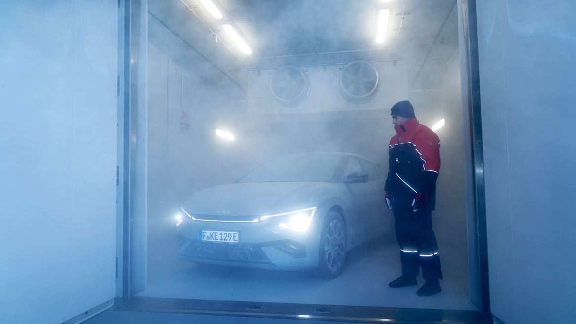 CHARGING LAB CLIMATE CHAMBER