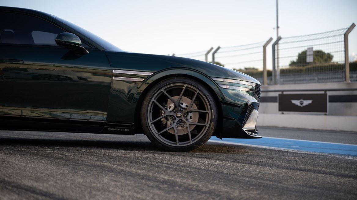 A CLOSER LOOK GENESIS G90 WINGBACK CONCEPT