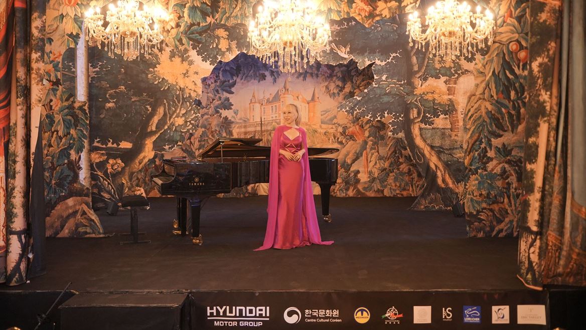 SOUTH KOREAN SOPARANO SUMI JO