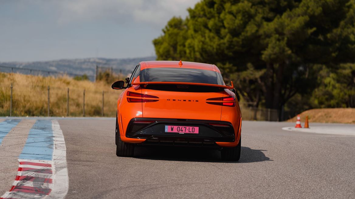 2026 10 5 6 genesis gv60 magma test drives ontrack exterior 1
