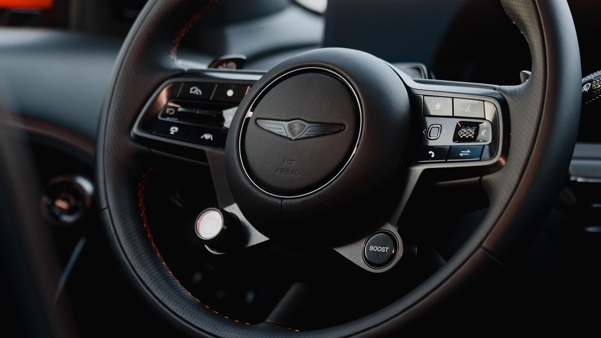 2026 10 5 6 genesis gv60 magma test drives ontrack interior 1