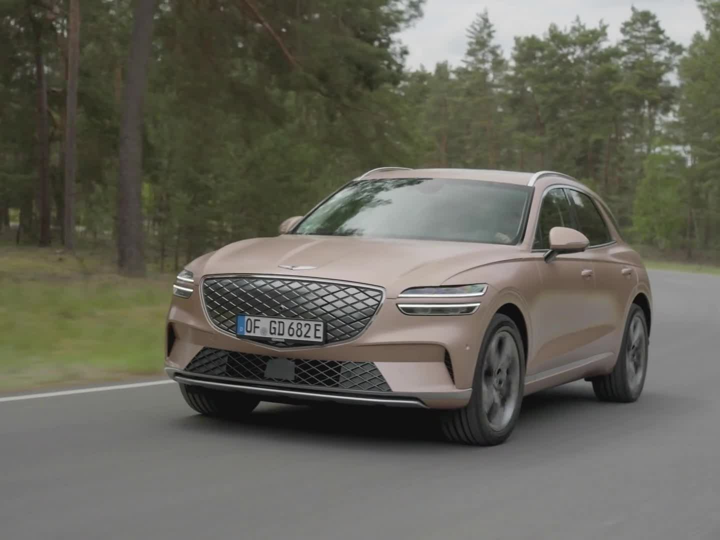 electrified-gv70---atacama-copper-matte-dynamic-driving---b-roll