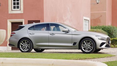 g70-shooting-brake---bond-silver