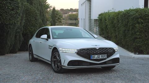 genesis-g90-verbier-white-matte---broll
