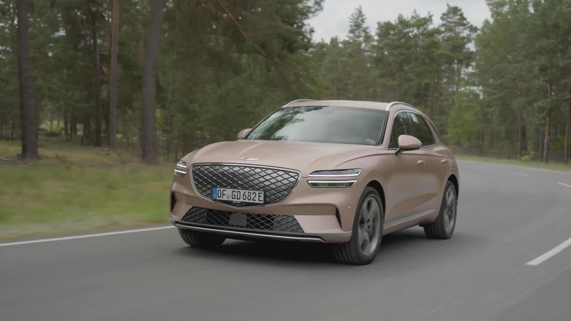 electrified-gv70---atacama-copper-matte-dynamic-driving---b-roll