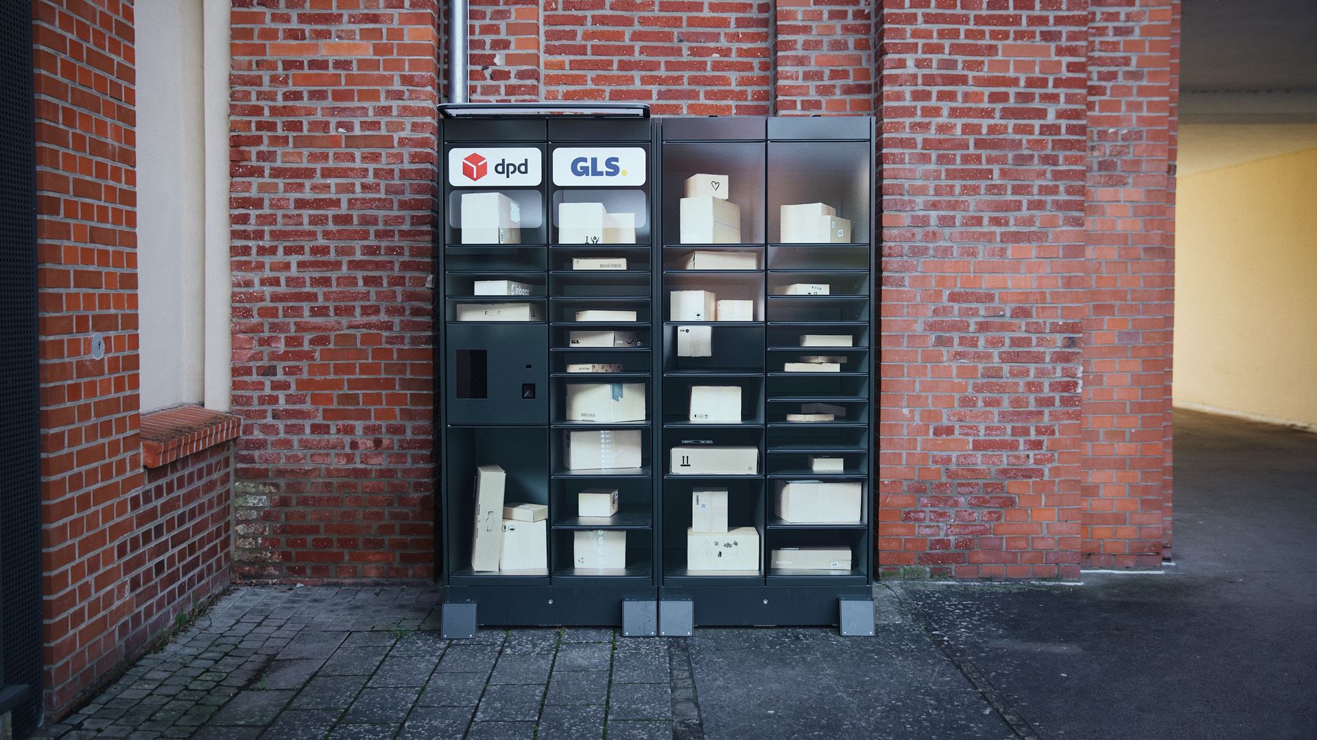 150-standorte-f-r-paketstationen-live--500-weitere-in-umsetzung--gls-und-dpd-beschleunigen-ausbau-de