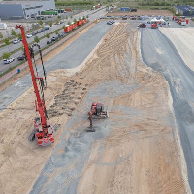 Der Spezialtiefbohrer stellt sicher dass das neue GLS Depot auf stabilem Fundament steht Foto GLS Bunga