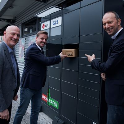 Starten die Zusammenarbeit im Out of Home Segment v li GLS und Getr nke Markgrafen