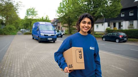 GLS Paketbotin