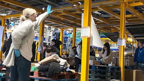 GLS Mitarbeitende im Depot