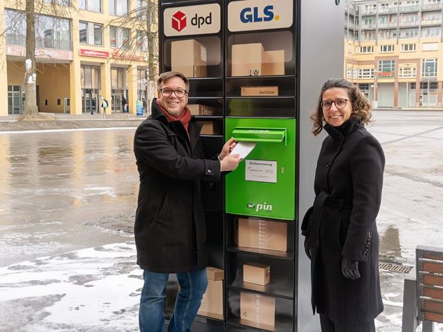 Neue Paketstationen f r Berlin Die Partner von GLS DPD und der Pin AG formen ab sofort die letzte Meile der Hauptstadt