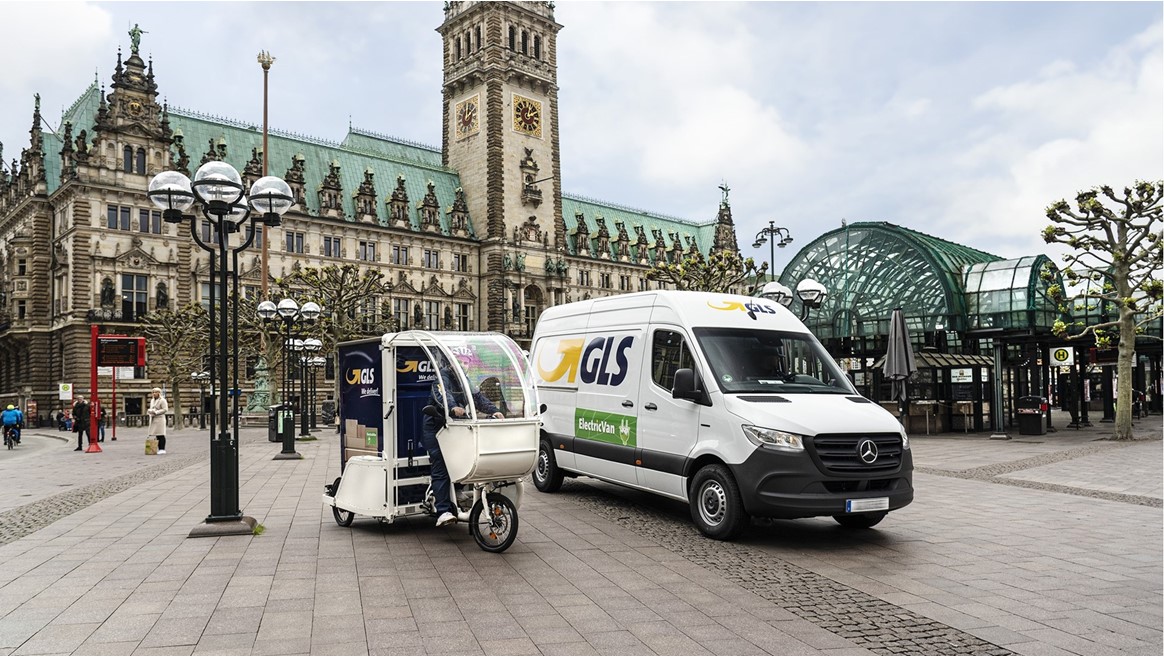 GLS eBike und eVan Hamburger Rathaus