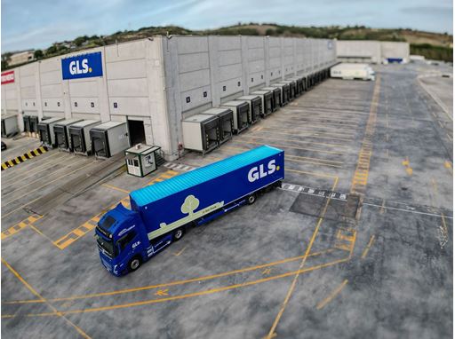 Primo Volvo FH Electric consegnato a GLS presso l'Hub GLS di Riano