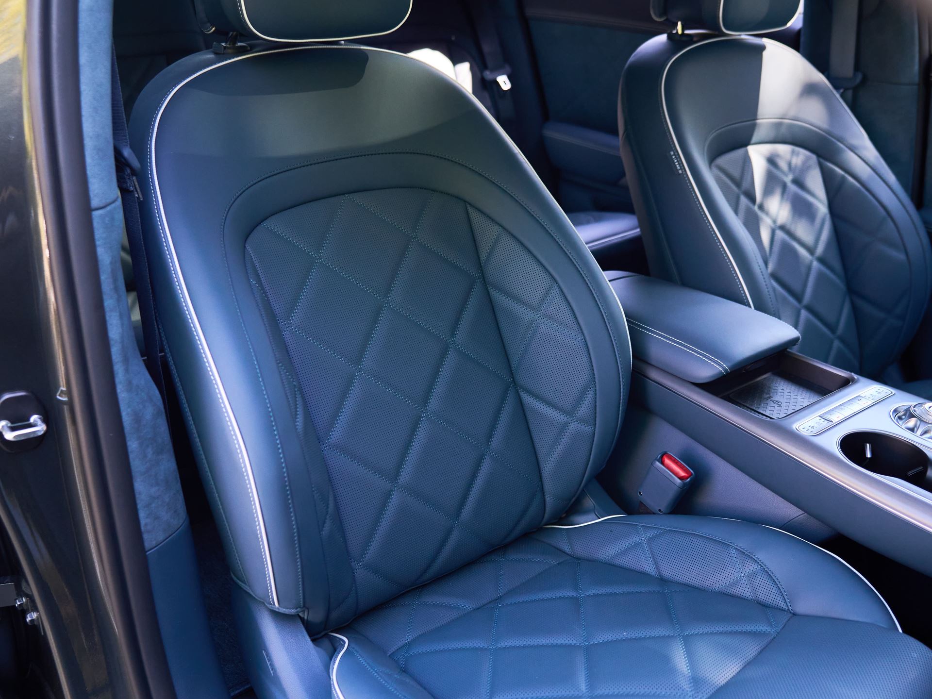 Genesis GV60 Si ges avant