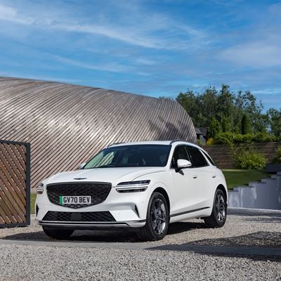 ELECTRIFIED GV70