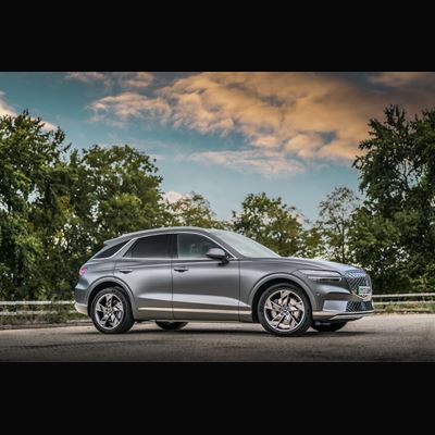 ELECTRIFIED GV70