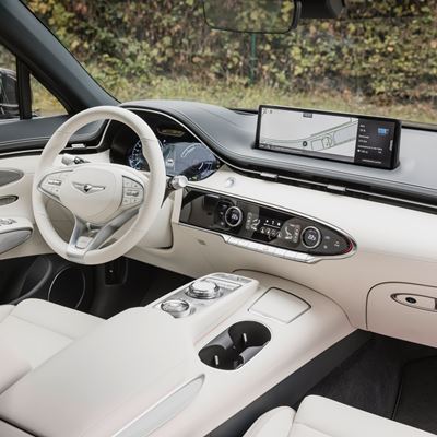 ELECTRIFIED GV70