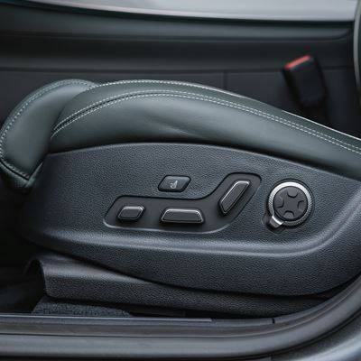 ELECTRIFIED GV70