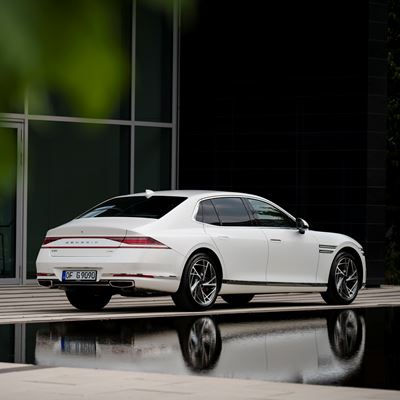 G90