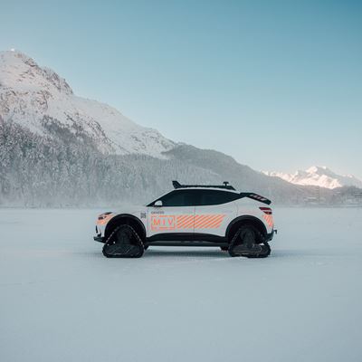 WHITE TURF
