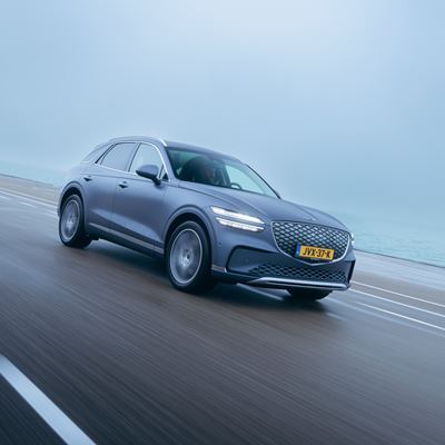ELECTRIFIED GV70