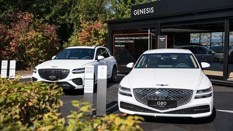 GENESIS MOBILE LOUNGE