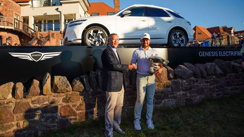 EUISUN CHUNG, EXECUTIVE CHAIR AT HYUNDAI MOTOR GROUP AND GENESIS SCOTTISH OPEN WINNER XANDER SCHAUFFELE