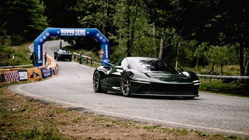 GENESIS PORTA MAGMA GT E X SKORPIO CONCEPT SUL PERCORSO IN SALITA DI TUTTO BENE