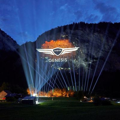 LIVE STREAM