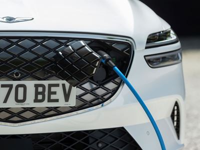 ELECTRIFIED GV70