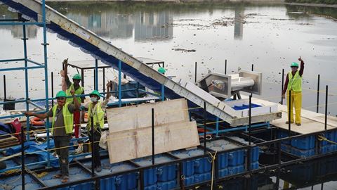 Huhtamaki partners with RiverRecycle and VTT to develop technology to tackle floating river waste. New technology river waste collector now operational on the Mithi River in Mumbai, India