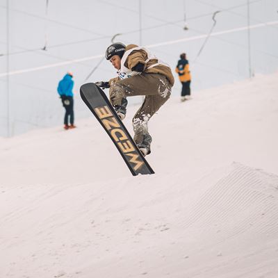 FIS delivers successful Para snowboard development camps in Dubai and Manchester