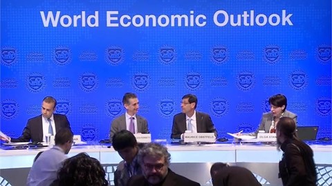 imf-sees-higher-growth--warns-of-risks